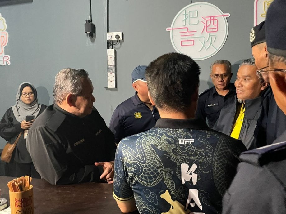 NS汝来/汝来商业区单位以低租金吸引雇主把商店改造外劳宿舍,外劳大量涌入令汝来变成“外劳聚集地”
