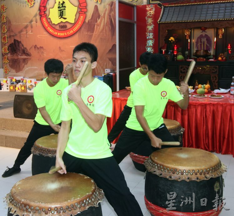 周世扬赞华团文化开销 到位也到家