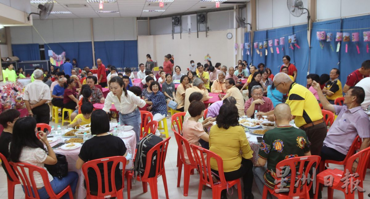 周世扬赞华团文化开销 到位也到家