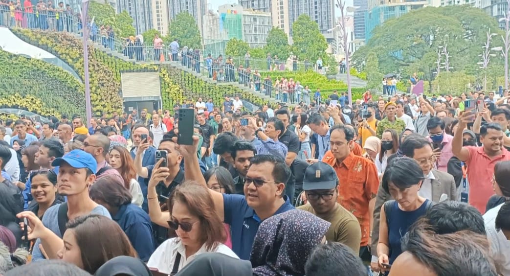 1108am吉时 TRX开张了!停车场塞车商场门口爆满