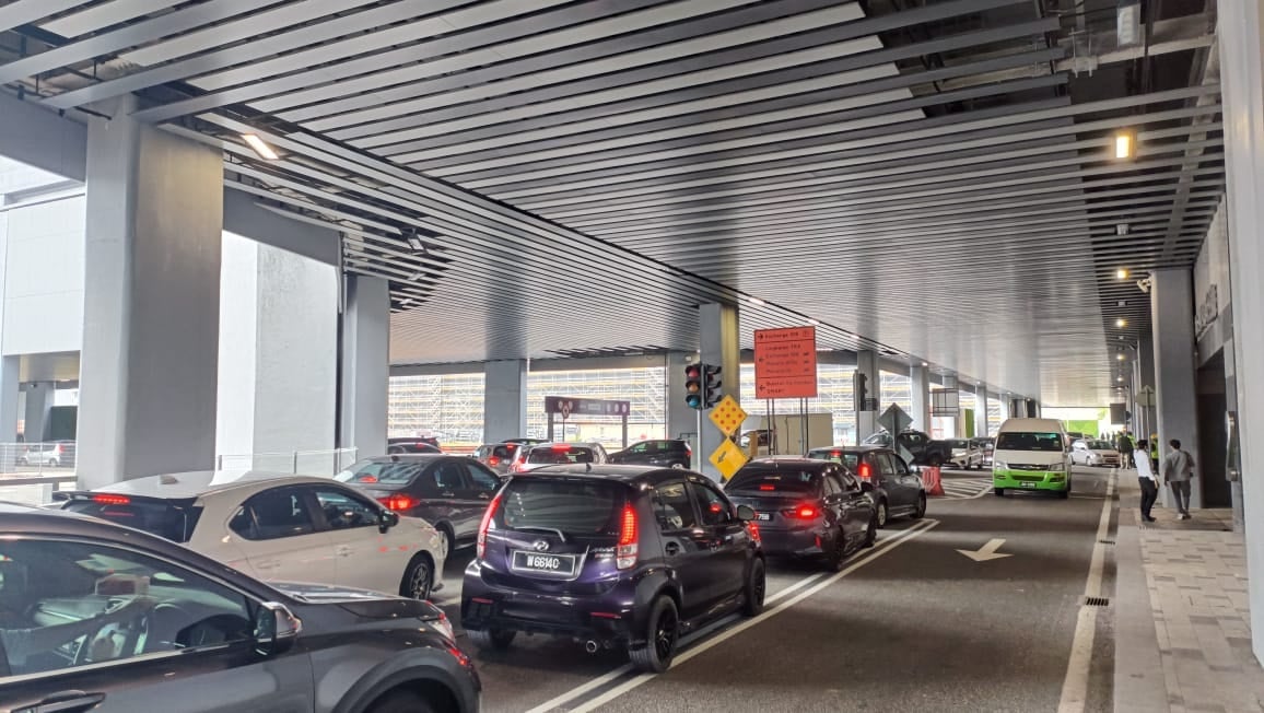 1108am吉时 TRX开张了!停车场塞车商场门口爆满