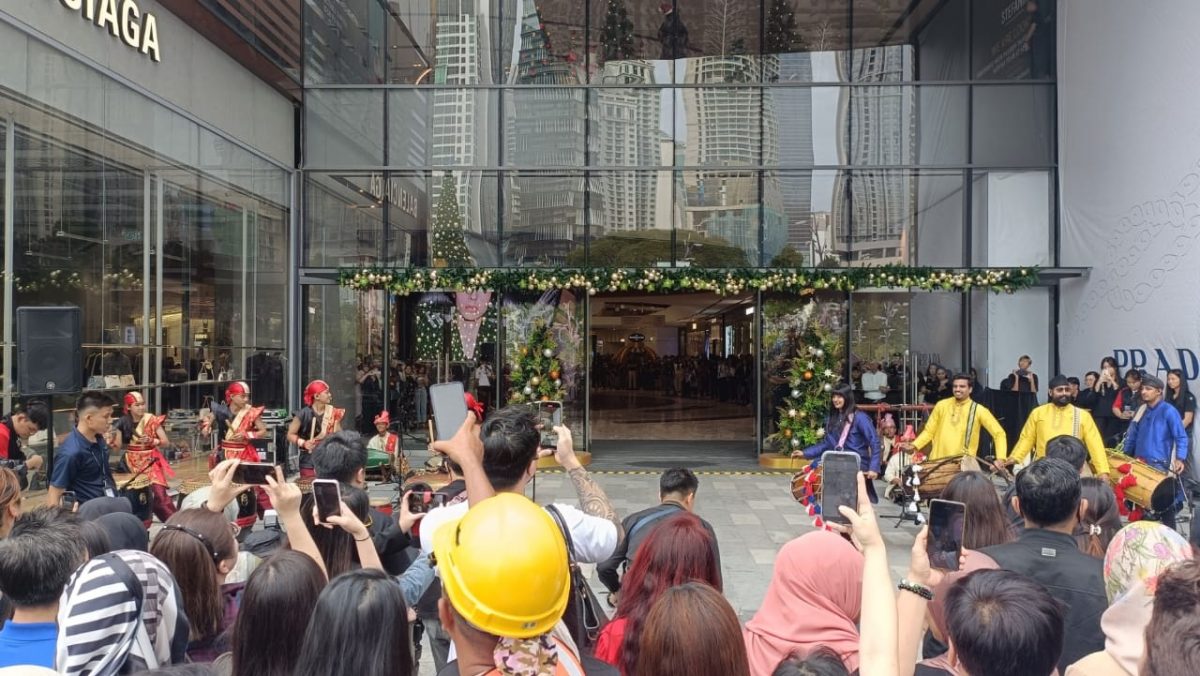 1108am吉时 TRX开张了!停车场塞车商场门口爆满