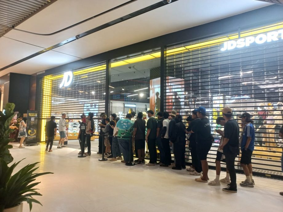 1108am吉时 TRX开张了!停车场塞车商场门口爆满