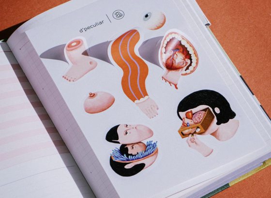 d'peculiar 主打浮夸怪诞微惊悚风格