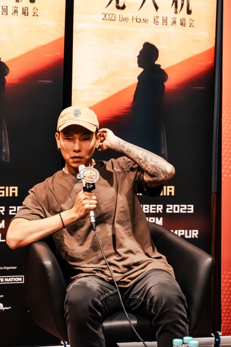 想跟张栋樑在舞台上合作 瘦子来马受不了“冷气太强”