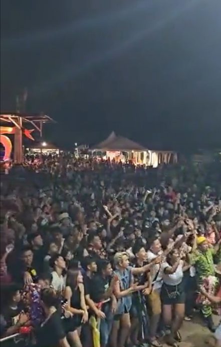 “丹州也有演唱会的！” 网：每年泰寺庙办 伊党没阻止