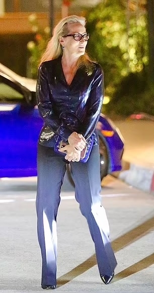 “婚姻危机”后现身 梅丽史翠普仍戴婚戒