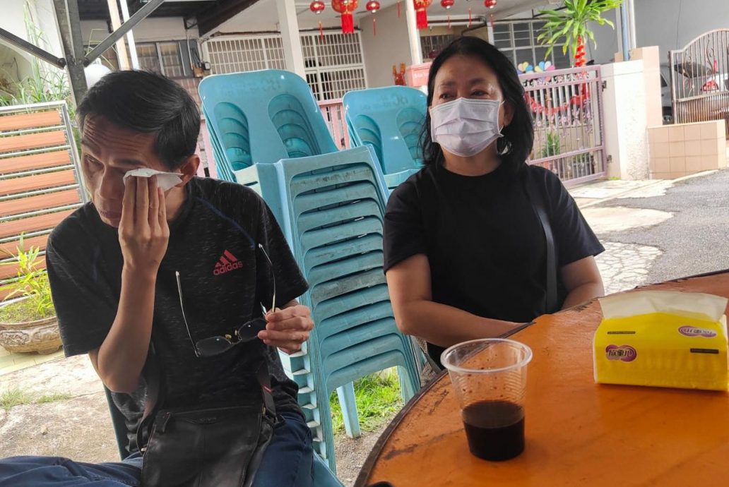 “群施生活作息正常又乖巧”MV导演Mark哥哭:为什幺是她?