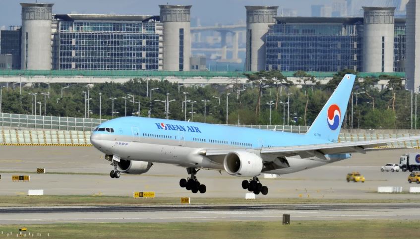 “超罕见工伤” 韩认定胃癌逝空服员判“宇宙辐射”影响