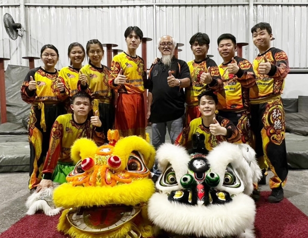 《世界第一等》来马外景 男星自驾遇逆向车险车祸