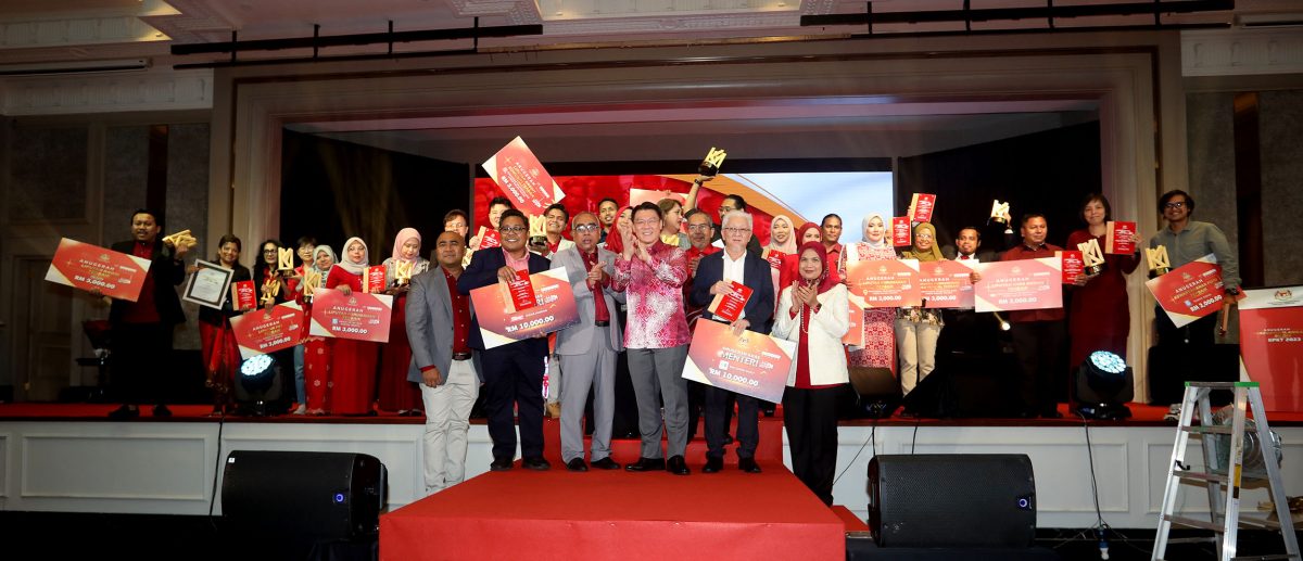 《星洲日报》《阳光日报》获地政部长特别大奖!