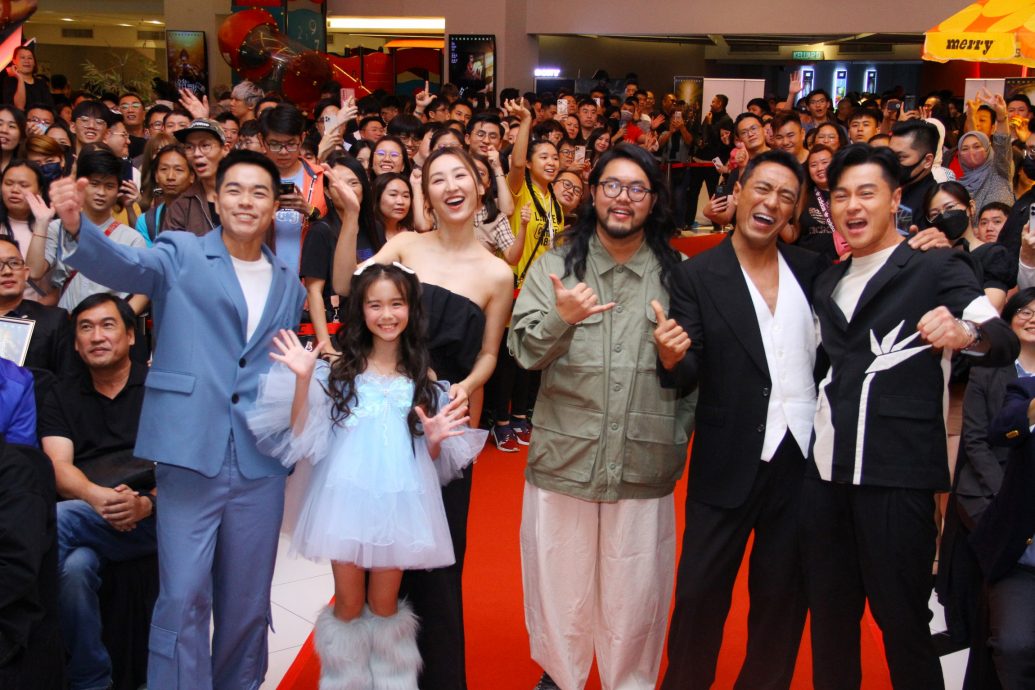 《锁战》首映礼｜高海宁黄浩然姜皓文下台拍合照 粉丝推挤涌前陷混乱