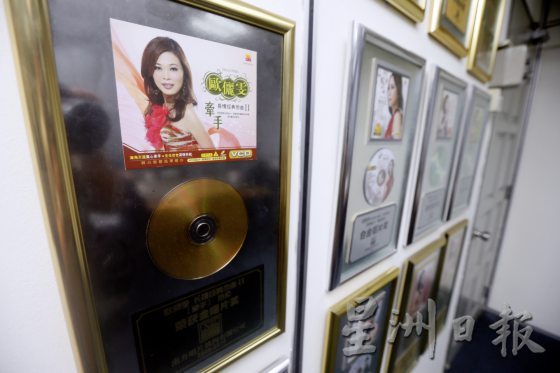 【音乐产业/01】寻找唱片行,它们去了哪里?