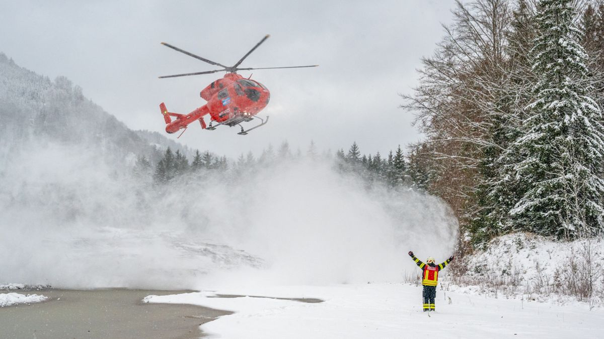 一架小型飞机在奥地利坠毁4人死亡