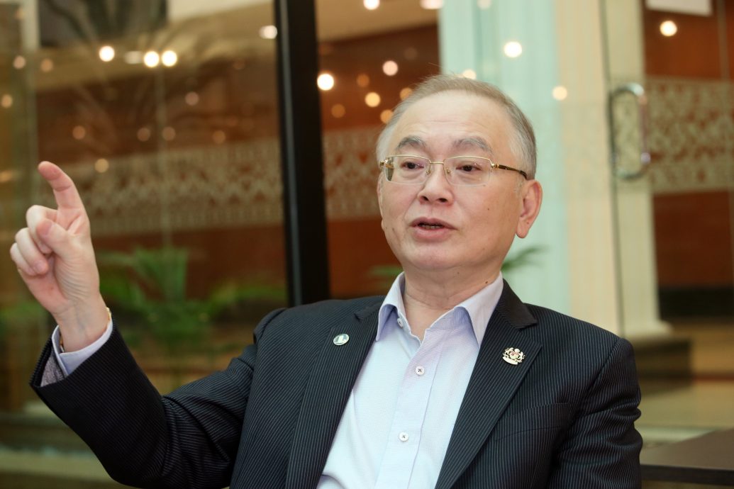 专题∕27/11见报∕小学左版∕剪不断理还乱的华文师资课题