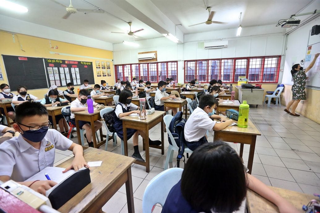 专题∕28/11见报∕小学左版∕剪不断理还乱的华文师资课题