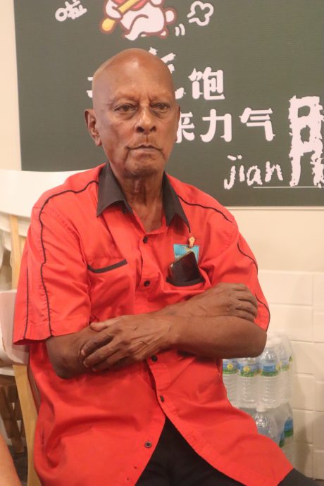 东:关丹数个社团与个人,将联合发函予董教总及教育部,望涉及单位能够提出短期及中期解决华淡小师资短缺问题的方案