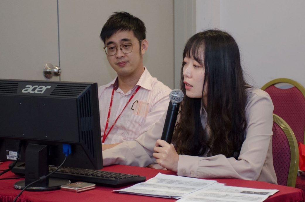 中国驻槟城总领事馆到金宝优大办领保进校园活动