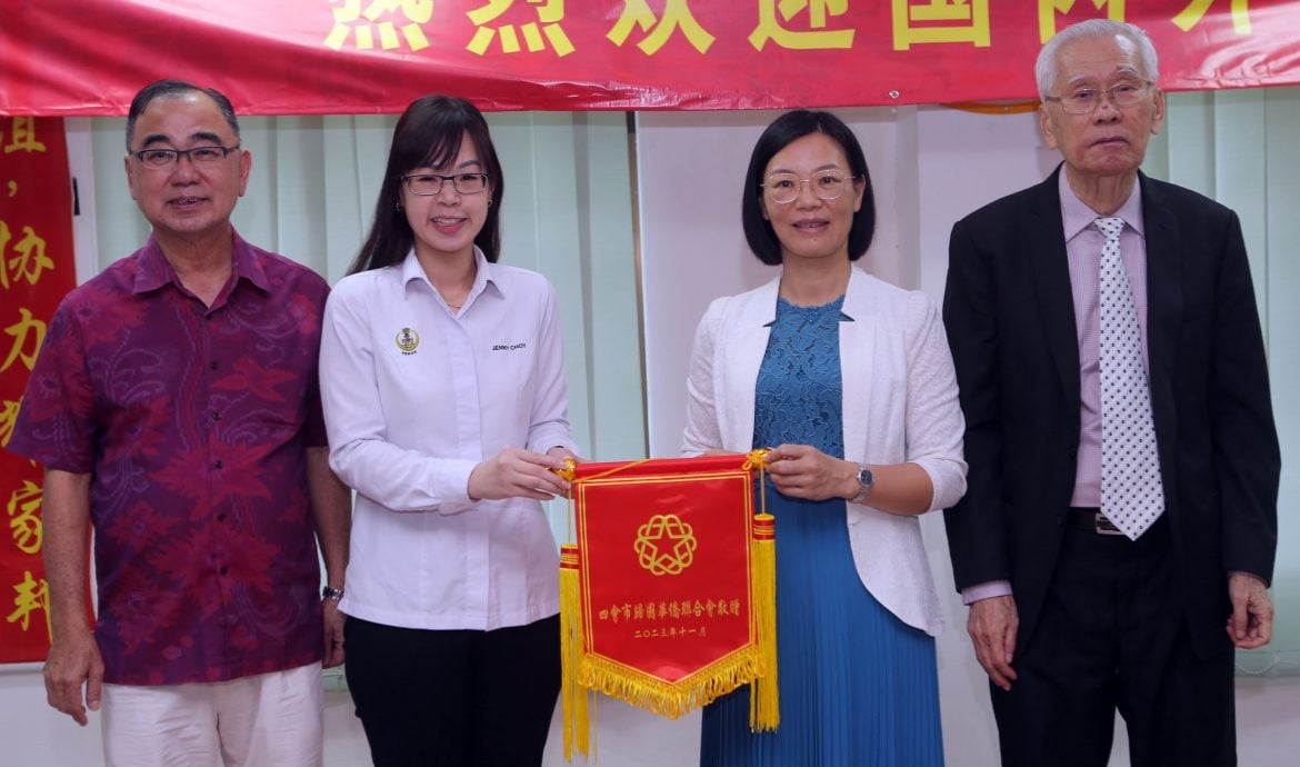 会甯总会 中国四会市代表 签署加强友好合作协议