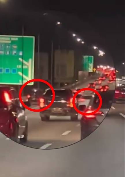 供星洲网/疑频换车道引不满,黑车追撞白车