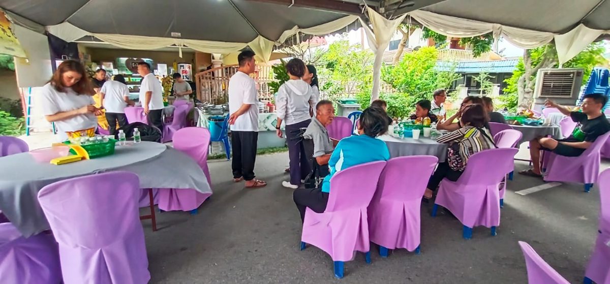 供星洲网／老伴被撞毙，丈夫：心很痛，以后谁扶我去喝茶？