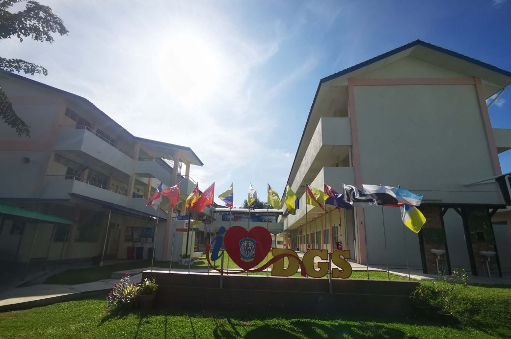 全国版/建议暖势力/为特殊华中改变不当校长决定,用身教感悟学生