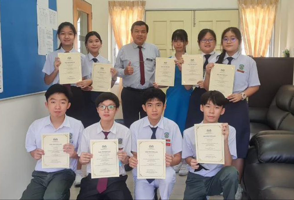 全国版/建议暖势力/为特殊华中改变不当校长决定,用身教感悟学生