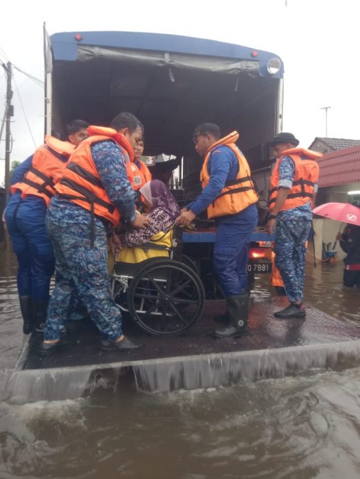 全:登州水灾情况恶化,5个县受到水灾影响,灾民人数逼近3000人。