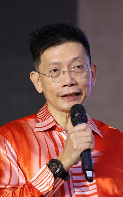 全:请配海鸥爱华教义演LOGO:关丹甘孟培英华小承办的“爱华教义演”成功为该校筹获100万8688令吉的款项