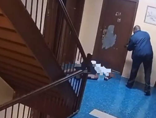 公寓地板走动发出噪音 住户怒鎗杀楼上邻居