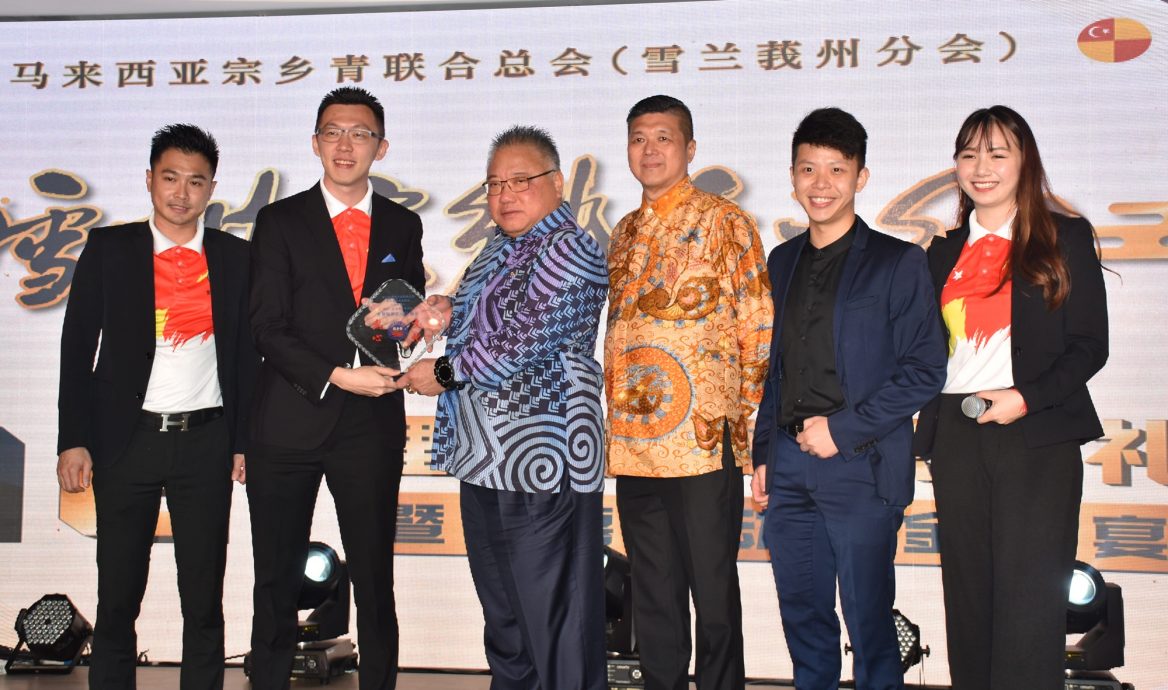 吉大臣遮羞论|张庆信反呛黄佳祯 “讨好沙努西别忘本”