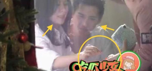 吐口香糖放助理手 赵露思挨轰耍大牌