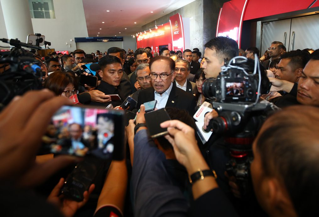 国会公开翘班YB名单不成问题 首相：议长决定就行！