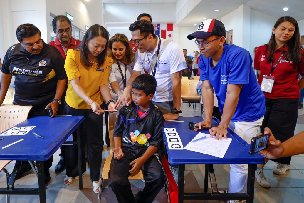 国家体育场草皮受损  杨巧双：修复无需额外开销