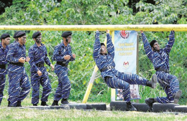 国民服务限2007年或后出生者 90后:安全了…