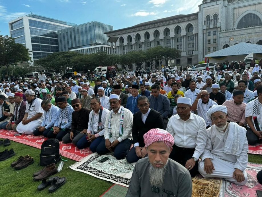 国盟议员几乎全去集会 早上仅慕尤丁数人出席国会