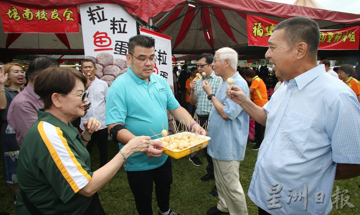 培南独中68周年校庆义卖会 众人共襄盛会