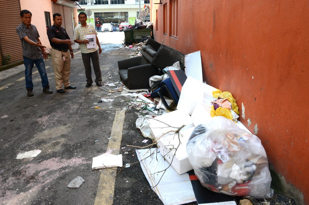 大都会/余保凭巡视斯里峇都喼花园／６图