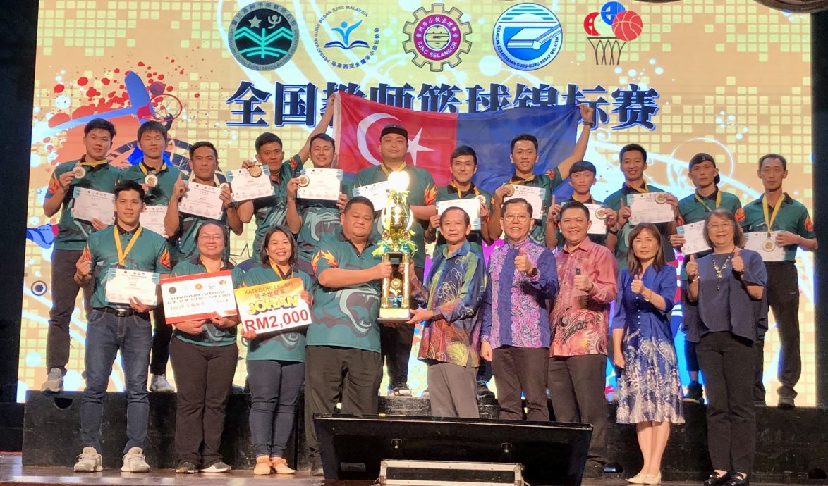 大都会/谢立意校长呼吁教育部正视教师行政过多问题