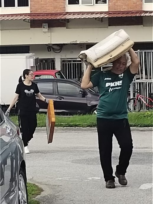 大都会/骨痛热症近3周50宗,余深恩率民众大扫除/2图