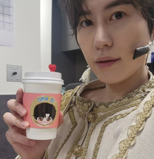 女持刀闯进化妆室 SJ圭贤遭攻击受伤