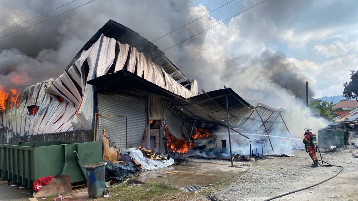 家具工厂发生火患 所幸未酿伤亡