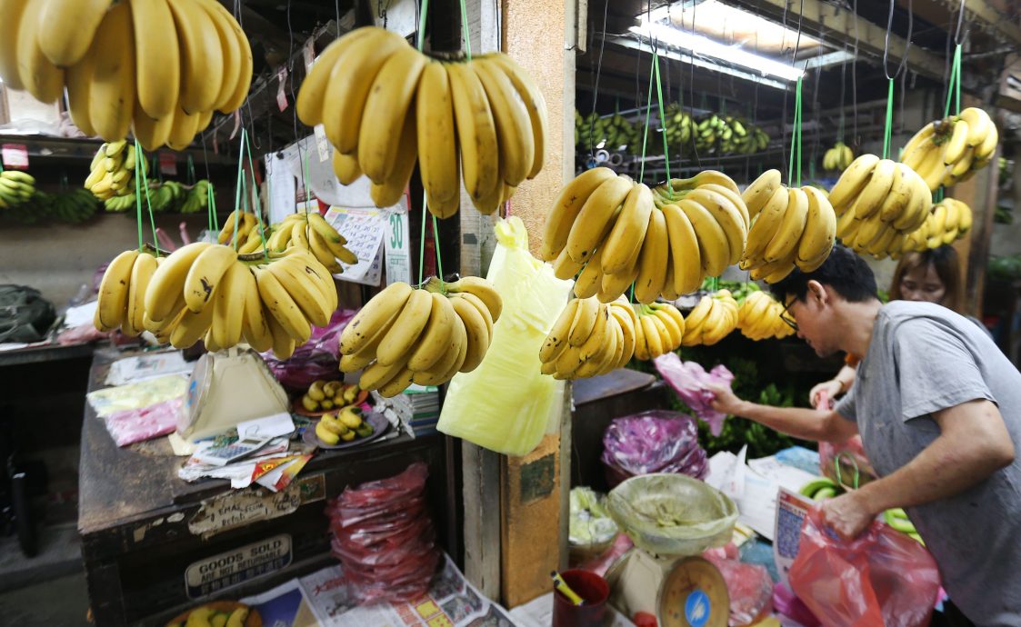 小贩生意受影响 马币弱进口水果涨价
