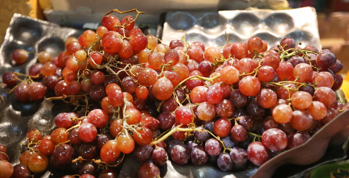 小贩生意受影响 马币弱进口水果涨价