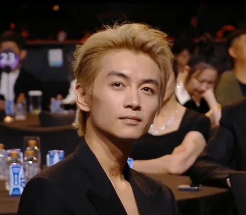 尖叫之夜|白敬亭宋轶装不认识 1动作网嗑翻等官宣