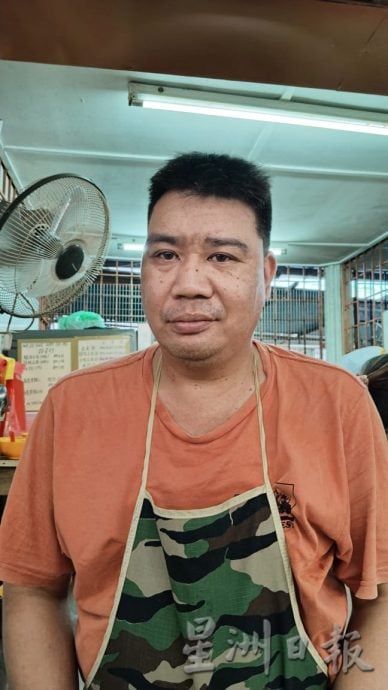 屠妖节连假出游 务边美食中心人潮汹涌