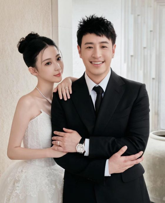 峇厘岛办婚礼现场照曝光 老婆甜喊潘玮柏：美好的回忆