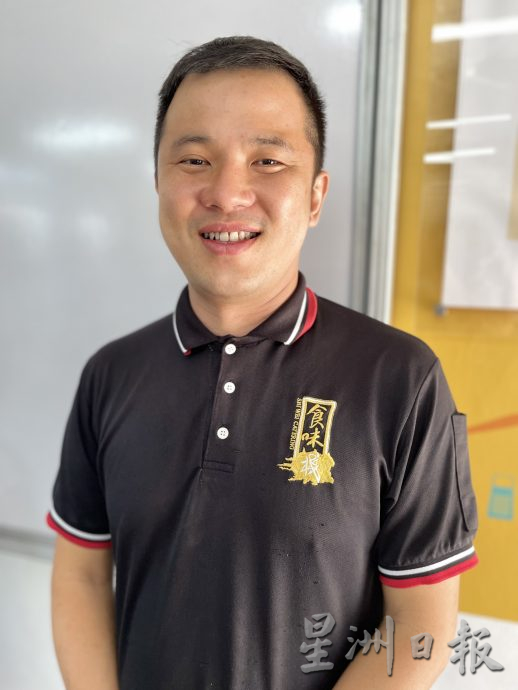 **已签发**柔:封底头条:肉鸡价格开始浮动,麻坡东甲肉鸡却更便宜