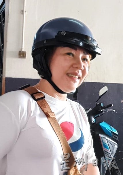 **已签发**柔:封底头条:肉鸡价格开始浮动,麻坡东甲肉鸡却更便宜