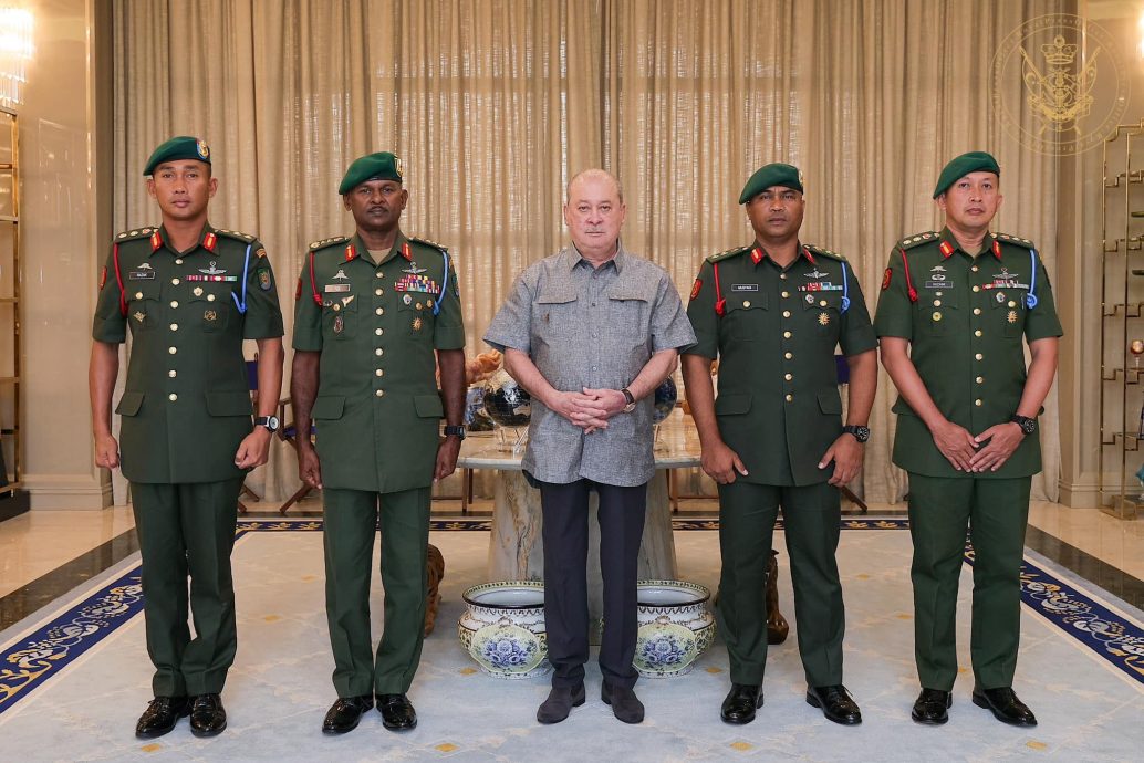 **已签发**柔:第三版假头:柔苏丹聆听第21特别行动小组汇报